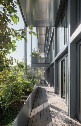 Flexible workspace interior